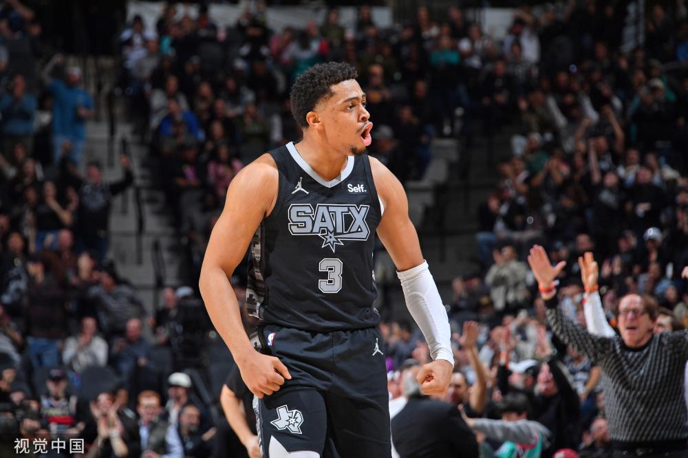 鹰不敌公牛 鹰不敌公牛