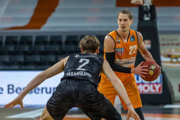 强队匹敌 强队匹敌